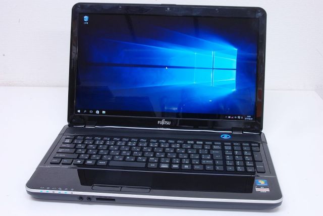 富士通 LIFEBOOK AH40/E FMVA40EBJ ノートパソコン