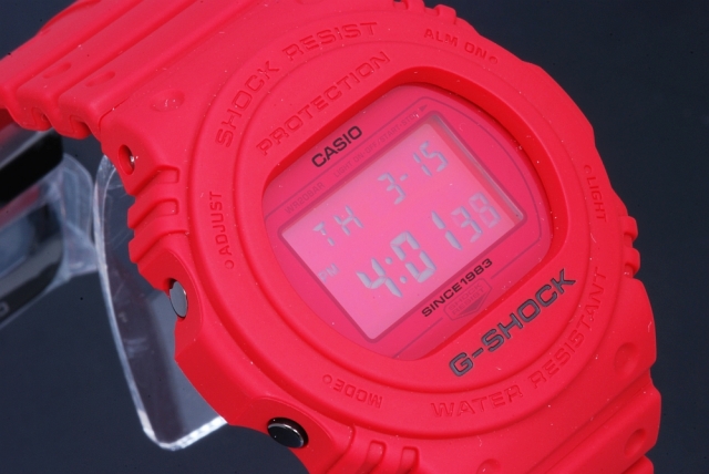 お得再入荷G-SHOCK ３５周年記念モデル レッドアウト 新品 腕時計(デジタル)