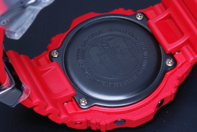 お得再入荷G-SHOCK ３５周年記念モデル レッドアウト 新品 腕時計(デジタル)
