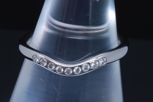 【新品仕上げ済】TIFFANY プラチナ 9Pダイヤモンド カーブドバンドリング