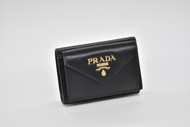 PRADA プラダ ヴィッテロムーブ 三つ折り財布 - 折り財布