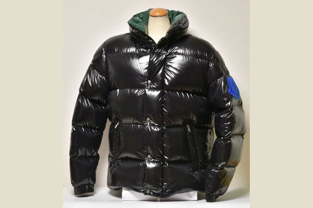 是非ご検討下さいませ【未使用級】MONCLER デルヴォー  ワッペンダウンジャケット　サイズ１　黒