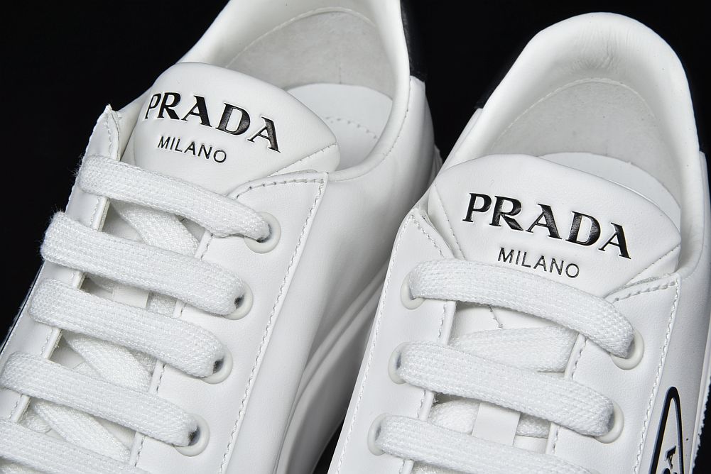 PRADA プラダ スニーカー 未使用 リナイロン ブラック 黒 37 24cm - 靴