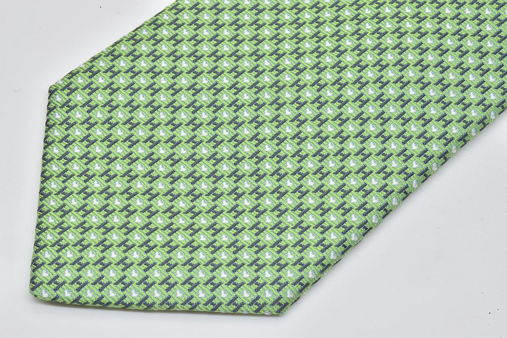 23500円はいかがでしょうかエルメス ネクタイ 7cm 緑色 新品未使用 タグ付き